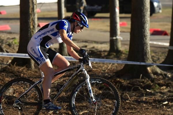 C&eacute;line Ravanel (Lapierre International) on her way to winning the women's sprint.