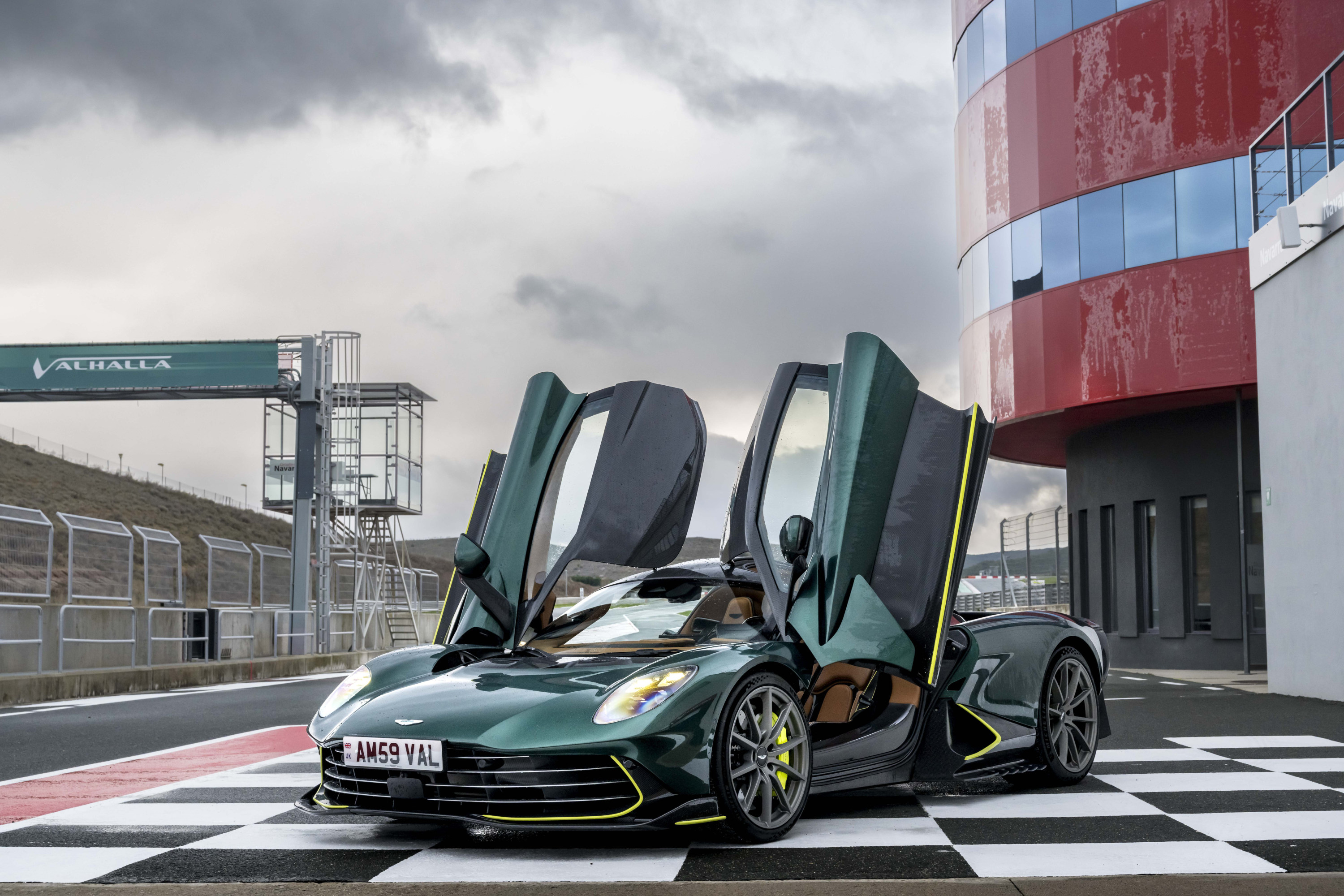 Aston Martin Valhalla