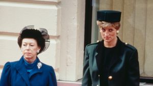 Princess Margaret (1930 - 2002) and Diana, Princess of Wales (1961 - 1997) wait at Victoria Station in London for the arrival of Italian President Francesco Cossiga on a State Visit, October 1990. Diana is wearing a green suit by Moschino. (Photo by Princess Diana Archive/Getty Images)