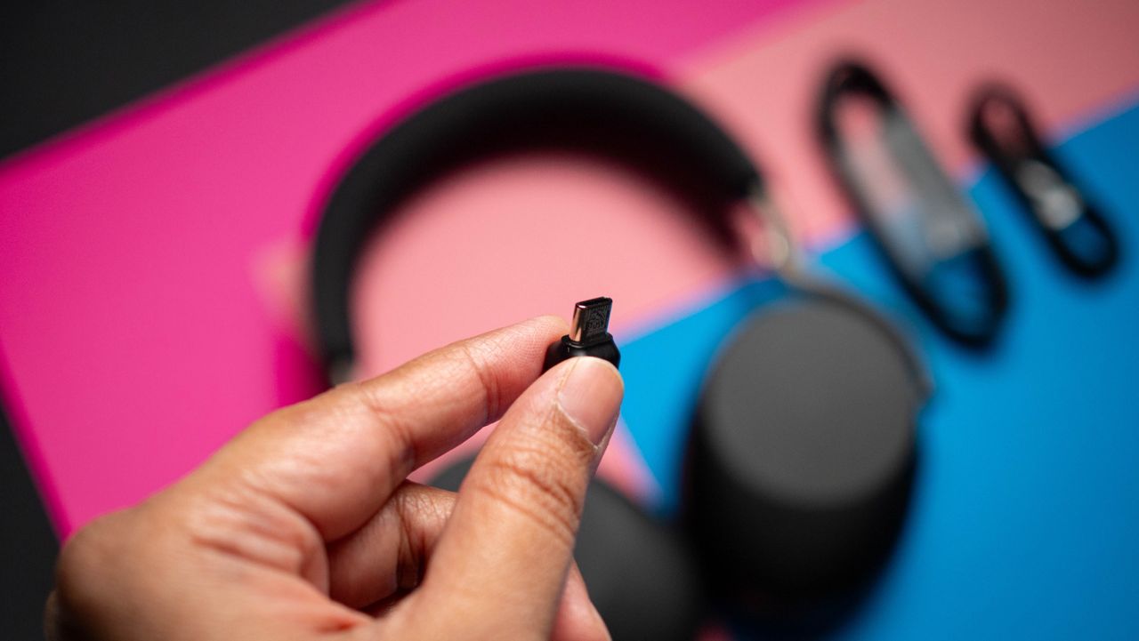 Jabra Evolve3 85 review on Android Central