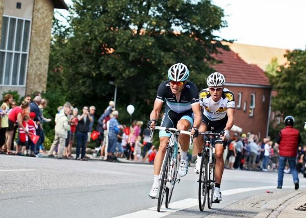 Mortensen goes for it in the finale
