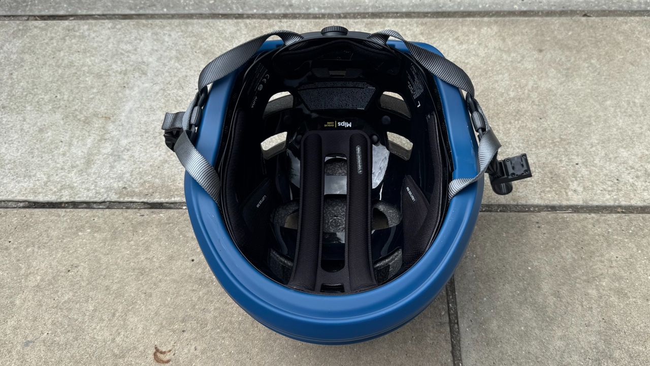 The Unit 1 Aura's straps and cradle