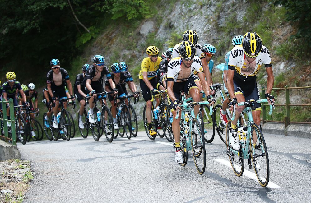 LottoNL-Jumbo presses the pace during stage 19