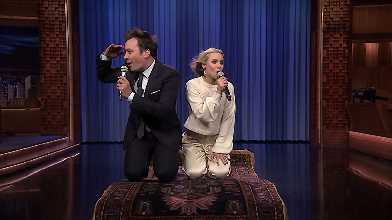 Jimmy Fallon and Kristen Bell sing Disney classics