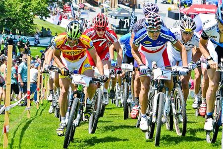 Jose Antonio Hermida, Julien Absalon and Nino Schurter at the front on the start loop.