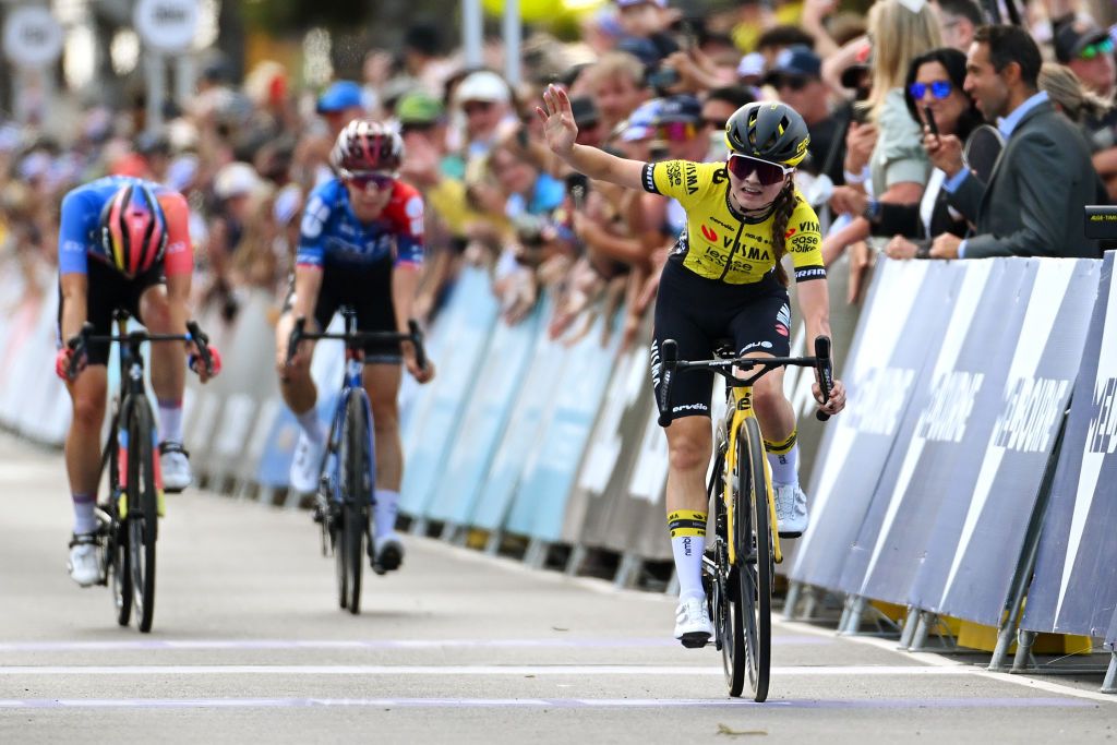 Rosita Reijnhout (Visma-Lease A Bike) wins Deakin University Elite Womens Road Race 2024 ahead of Dominika Wlodarczyk (UAE Team ADQ) and Cecilie Uttrup Ludwig (FDJ-Suez)