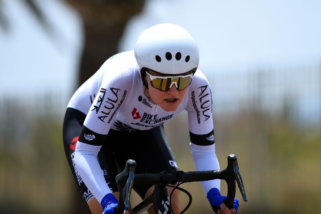 CAGLIARI ITALY JUNE 30 Georgia Williams of New Zealand and Team BikeExchange Jayco sprints during the 33rd Giro dItalia Donne 2022 Stage 1 a 47km individual time trial stage from Cagliari to Cagliari ITT GiroDonne UCIWWT on June 30 2022 in Cagliari Italy Photo by Dario BelingheriGetty Images