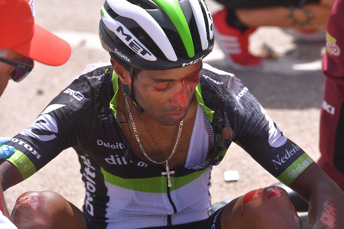 Merhawi Kudus (Dimension Data) crashed on stage 7