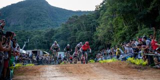 Mathias Fluckiger (Thomus Maxon) leading