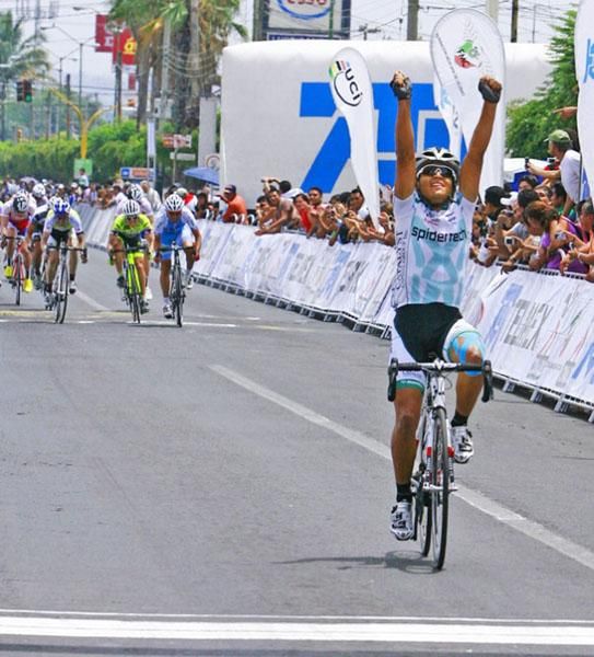 Flavio Deluna (Spidertech p/b Planet Energy) wins stage five in Cuautla.