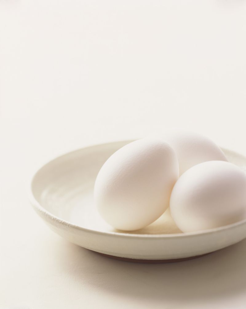 Ingredient, Dishware, Serveware, Egg, Egg, Oval, Still life photography, Animal product, Mixing bowl, Bowl,