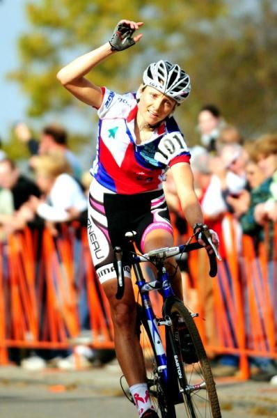 Natasha Elliott (Garneau Club Chaussure Ogilvy) wins for the second day in a row in Gloucester.