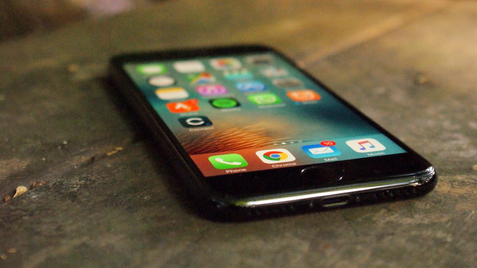 iPhone SE vs iPhone 7 a worthwhile likeforlike upgrade? TechRadar