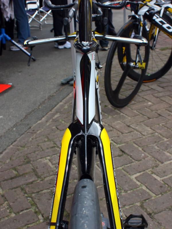This is one of the most striking views of Marco Pinotti's (HTC-Columbia) Scott Plasma 3, and air presumably passes cleanly through this area.