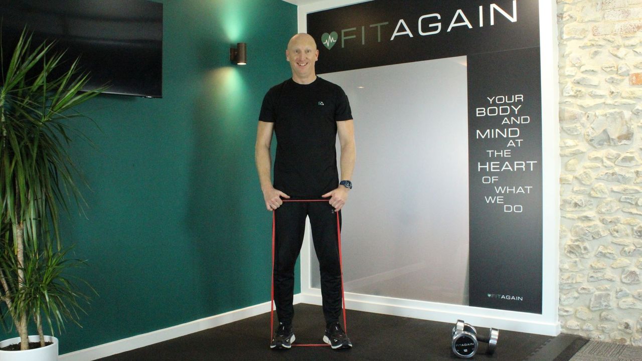 PT Andrew Watkins does resistance band workout