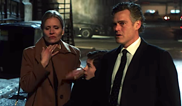 martha and thomas wayne about to get killed gotham