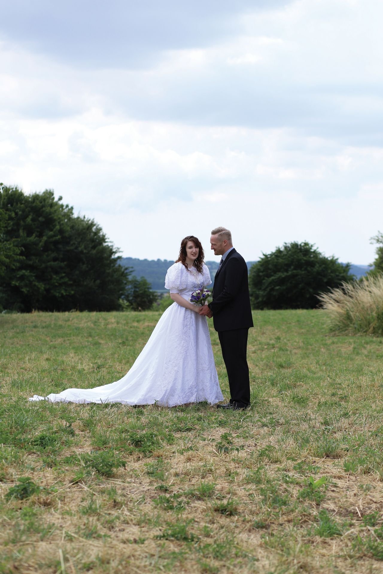 Environmental image of a bride and groom, receiving a unique exposure calculation from the camera meter
