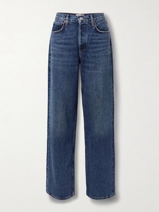Jeans Low-Rise Genangan Air Tersampir