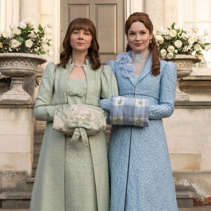 Claudia Jessie as Eloise Bridgerton, Hannah Dodd as Francesca Bridgerton in episode 401 of 'Bridgerton.'