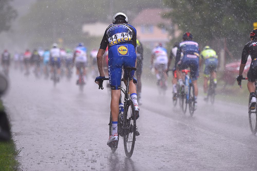 Showers soaked stage 4 of the Criterium du Dauphine before skies cleared
