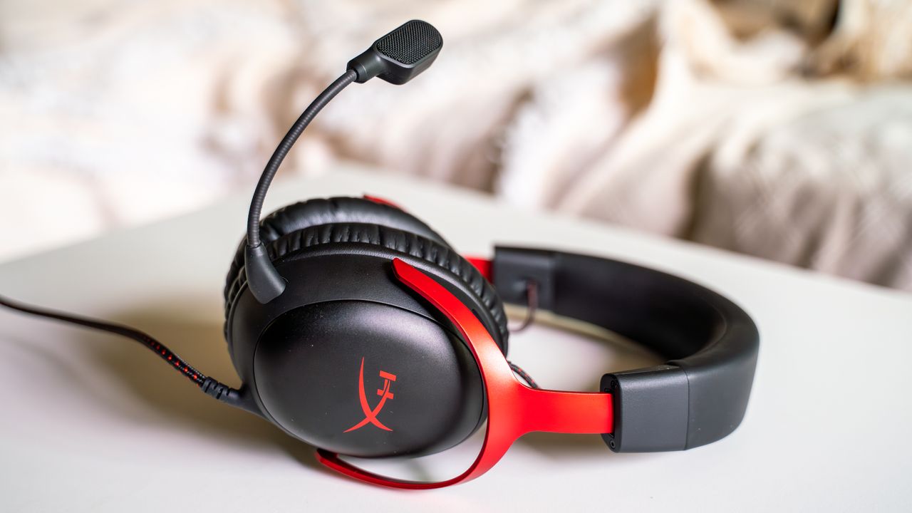 HyperX Cloud III on a white table