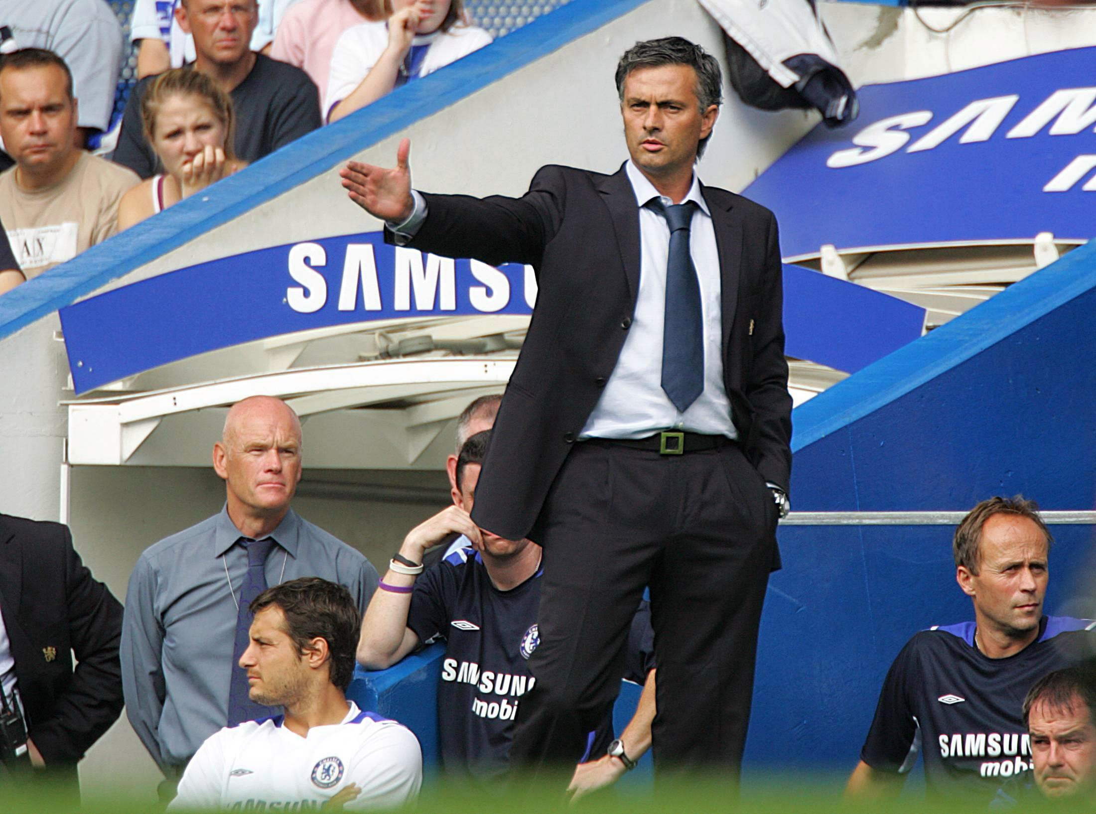 On This Day In 2005 Jose Mourinho Signs New Five Year Chelsea Contract Fourfourtwo 