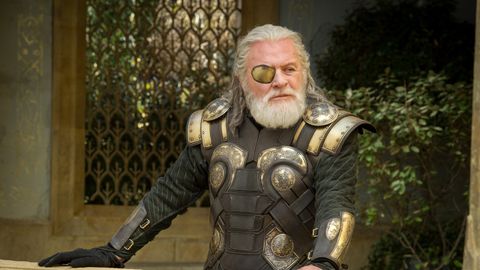 New Thor: Ragnarok set photos have Anthony Hopkins rocking ...