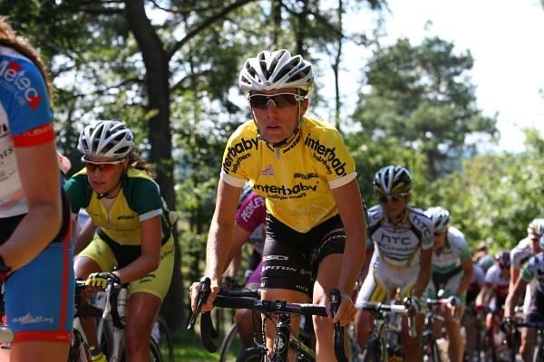 Leader for several stages Martine Bras (Merida-Gauss).