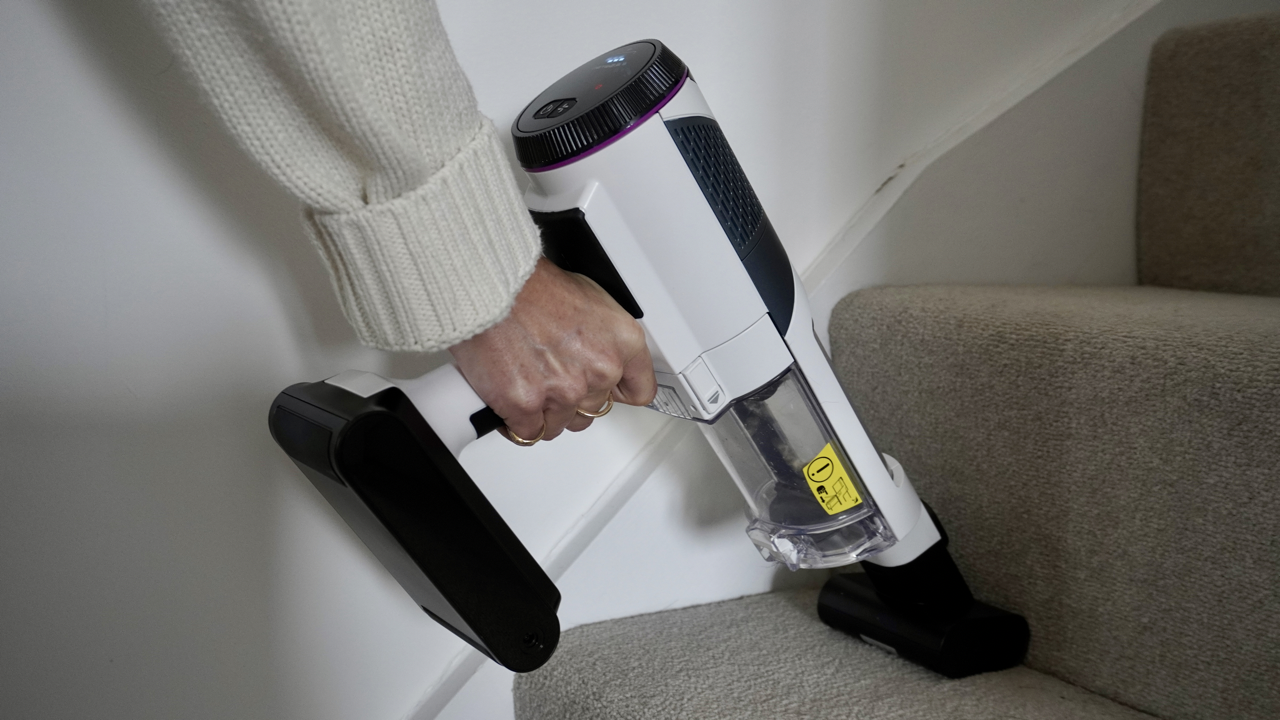 Shark Detect Clean &amp;amp; Empty IW4621UKT vacuum cleaner in a home setting.