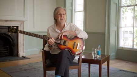 Paul McCartney reunited with his missing 1961 H&ouml;fner 500/1 Violin Bass
