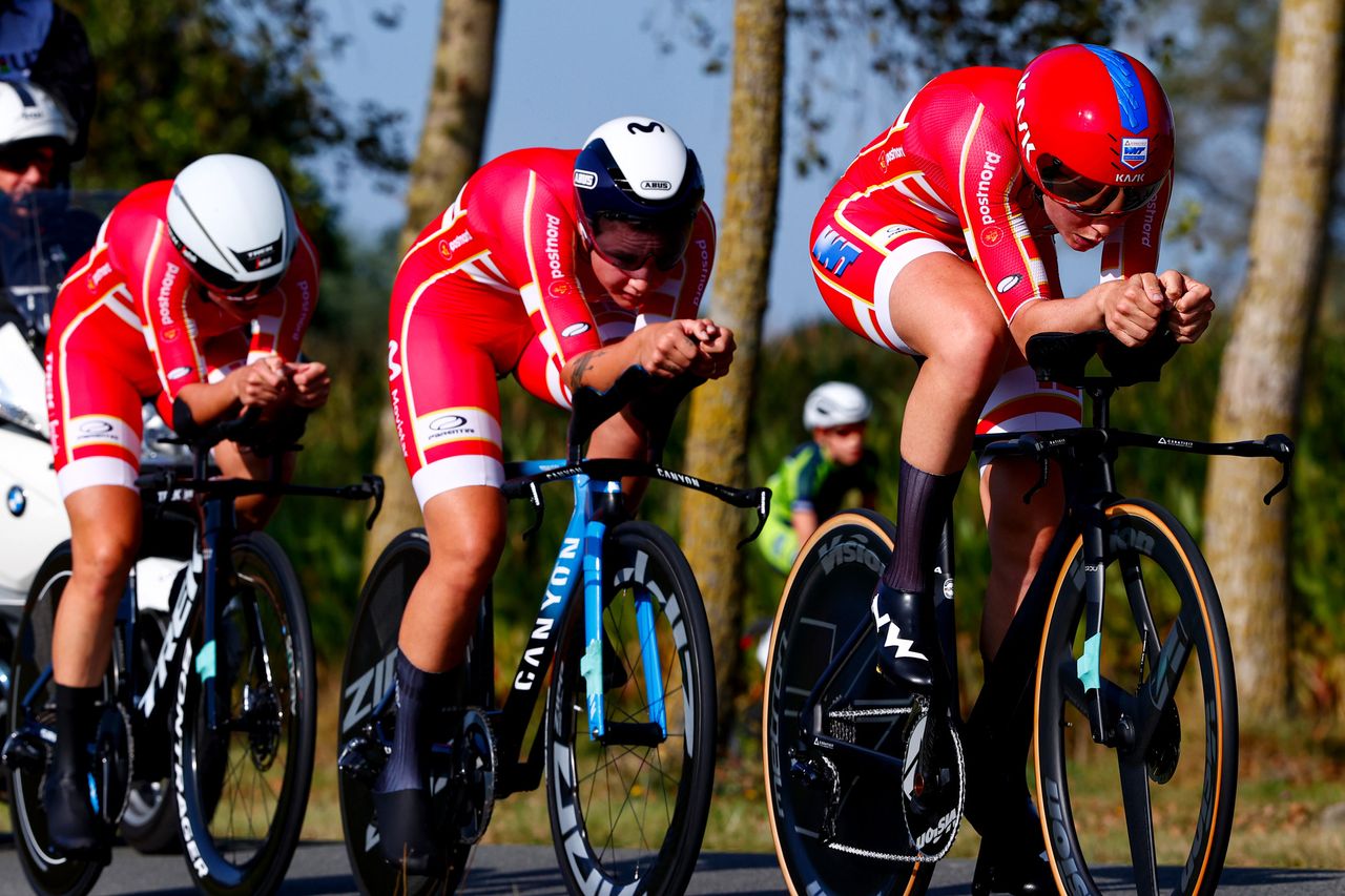 2021 UCI World Championships Flanders Mixed Relay Knokke Heist Bruges 443 km 22092021 Amalie Dideriksen Denmark Emma Cecile Noorsgaard Denmark Julie Leth Denmark photo Luca BettiniBettiniPhoto2021