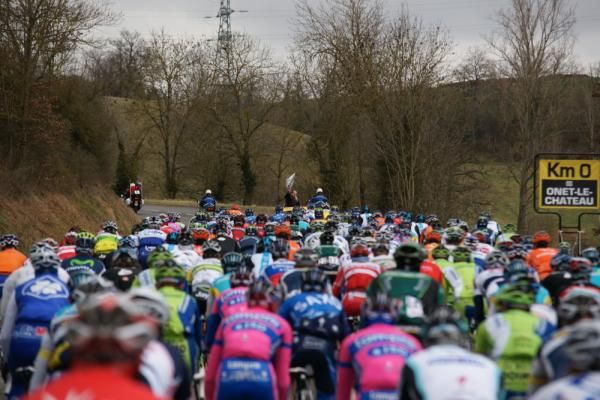The peloton on Paris-Nice stage 5