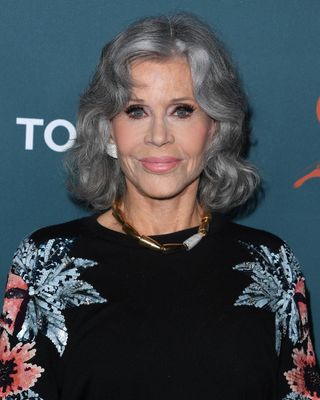 Jane Fonda grey bob hairstyle