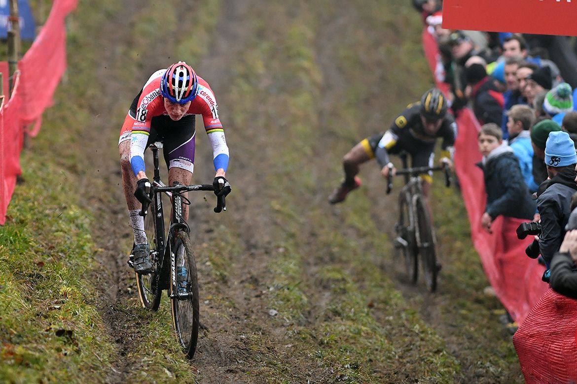 Van der Poel navigated a tricky Namur course well