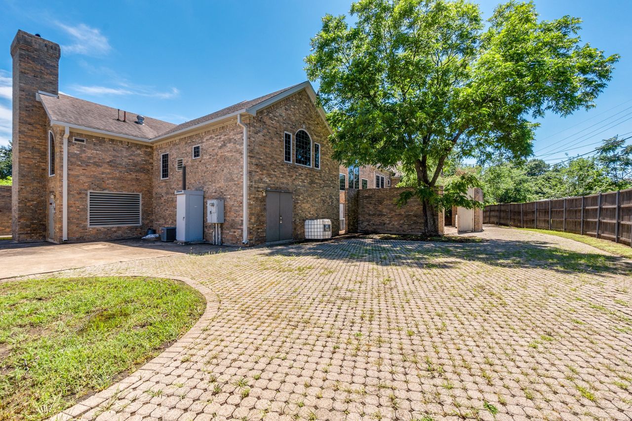 Data center house on Zillow