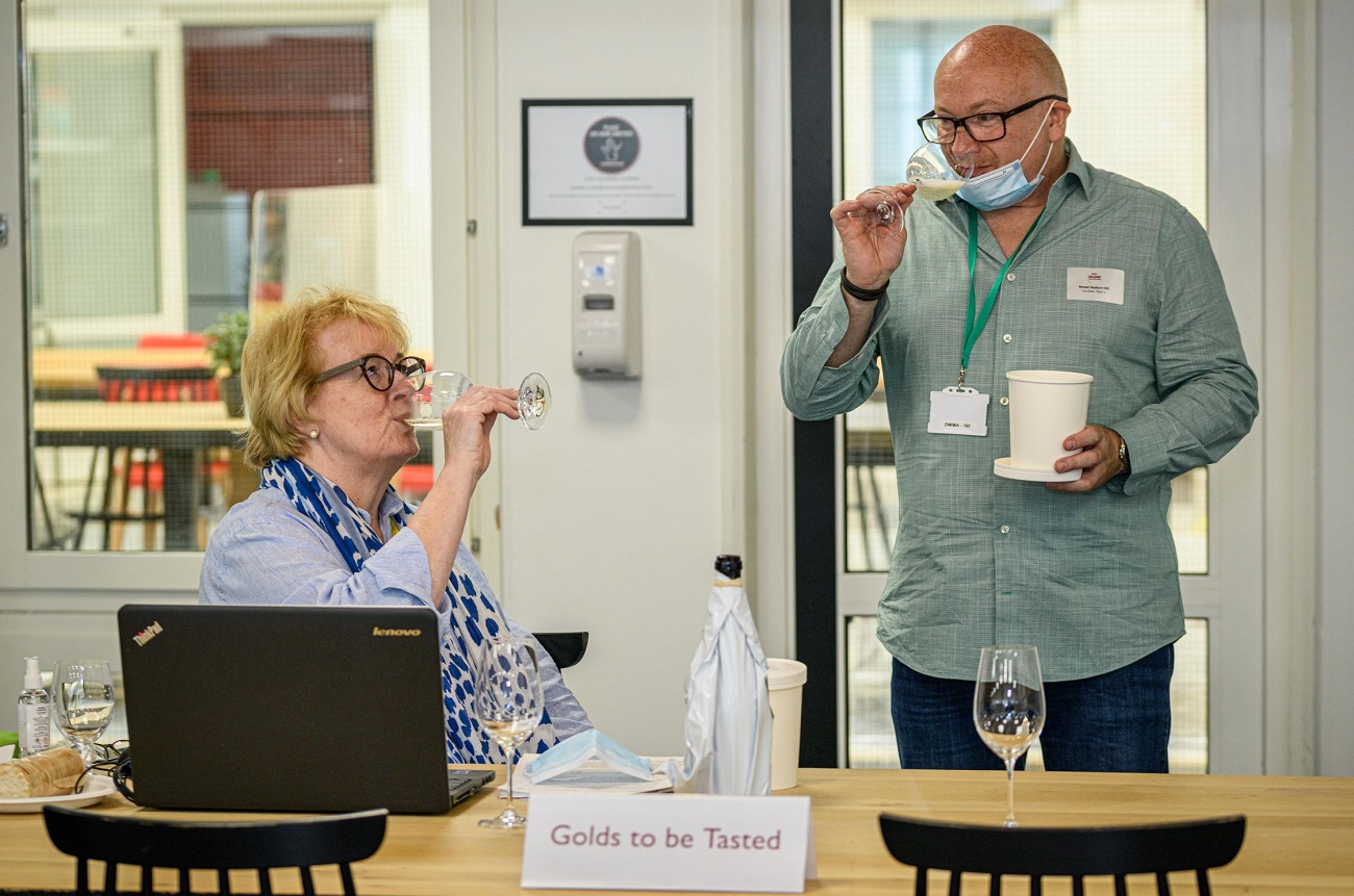 DWWA 2021 Co-Chairs Ronan Sayburn MS and Sarah Jane Evans MW