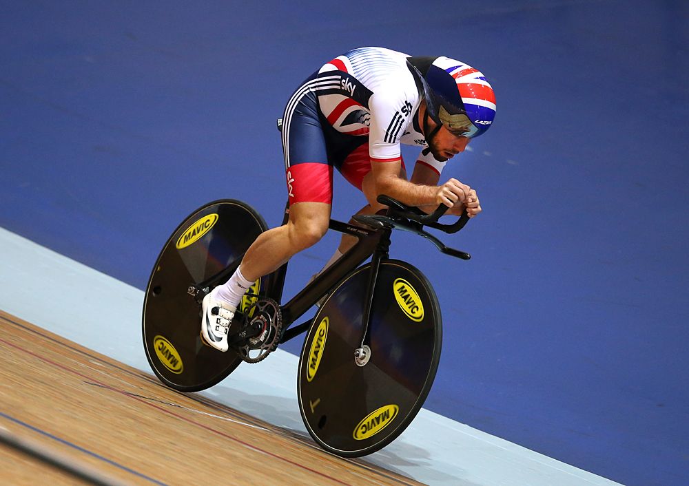 Mark Cavendish on the pursuit bike