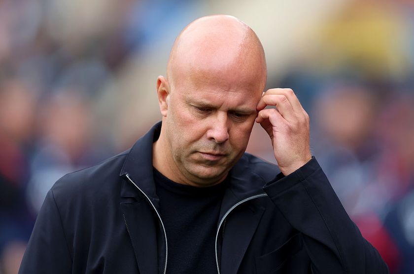 Arne Slot scratches his head