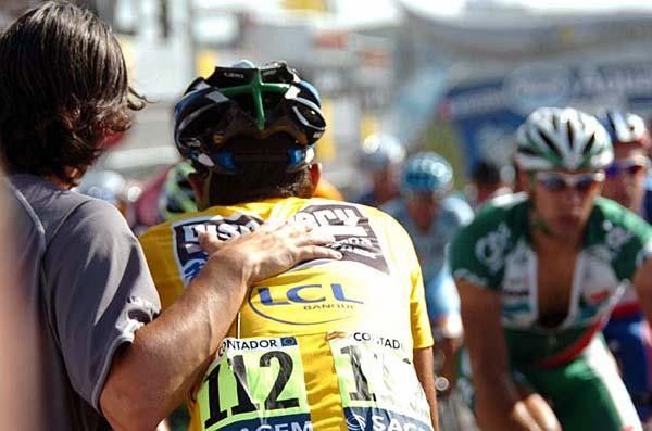 Yellow numbers and yellow shirt - all is well for Discovery.