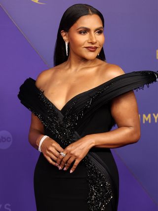 Mindy Kaling's Emmys 2024 beauty look.