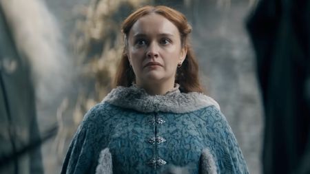 A worried looking Alicent Hightower in House of the Dragon season 3 episode 7