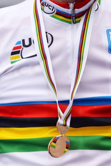 The rainbow jersey of Michal Kwiatkowski (Poland)