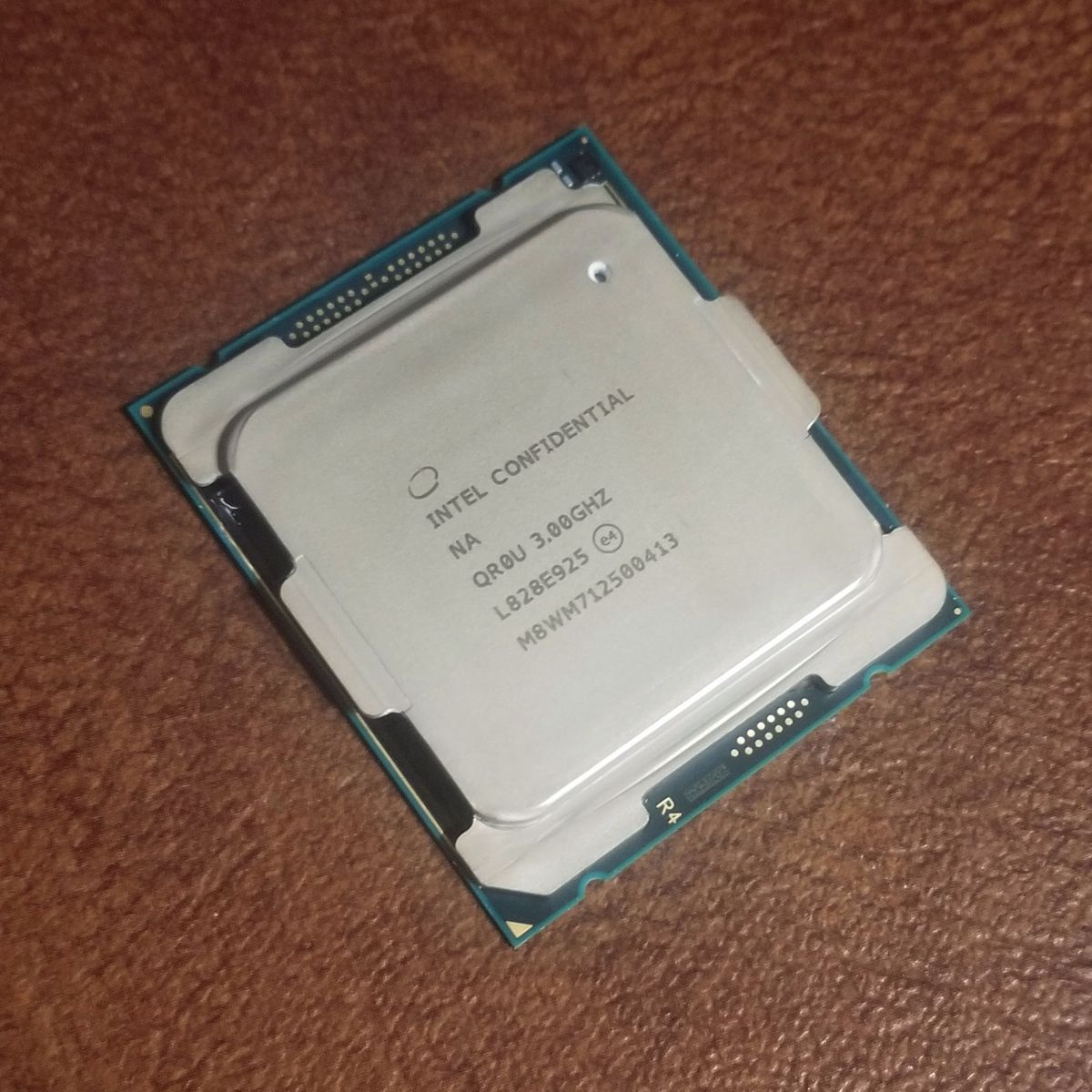 Intel Core i9-9980XE 3 GHz Extreme ED Tray (CD8067304126600