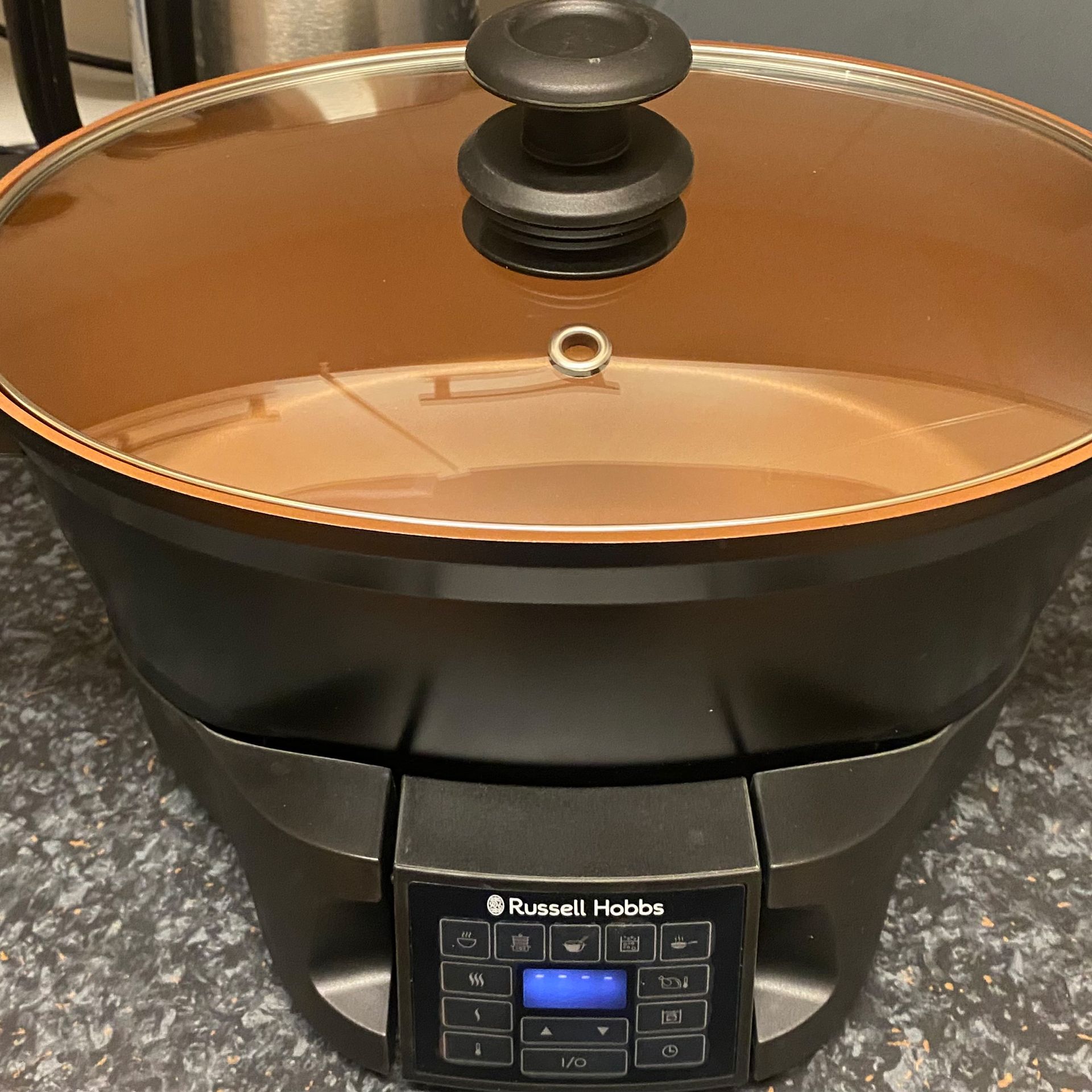 Image of a Russell Hobbs multicooker during unpacking
