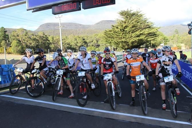 The elite women's cross county start at the Oceania championships