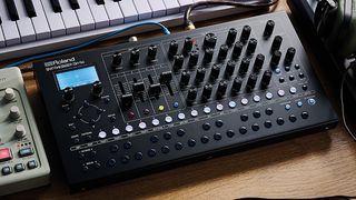 Roland SH-4d