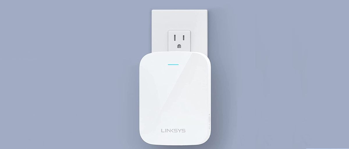 Linksys RE7310 plugged into outlet