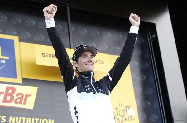 Andy Schleck celebrates his stage victory