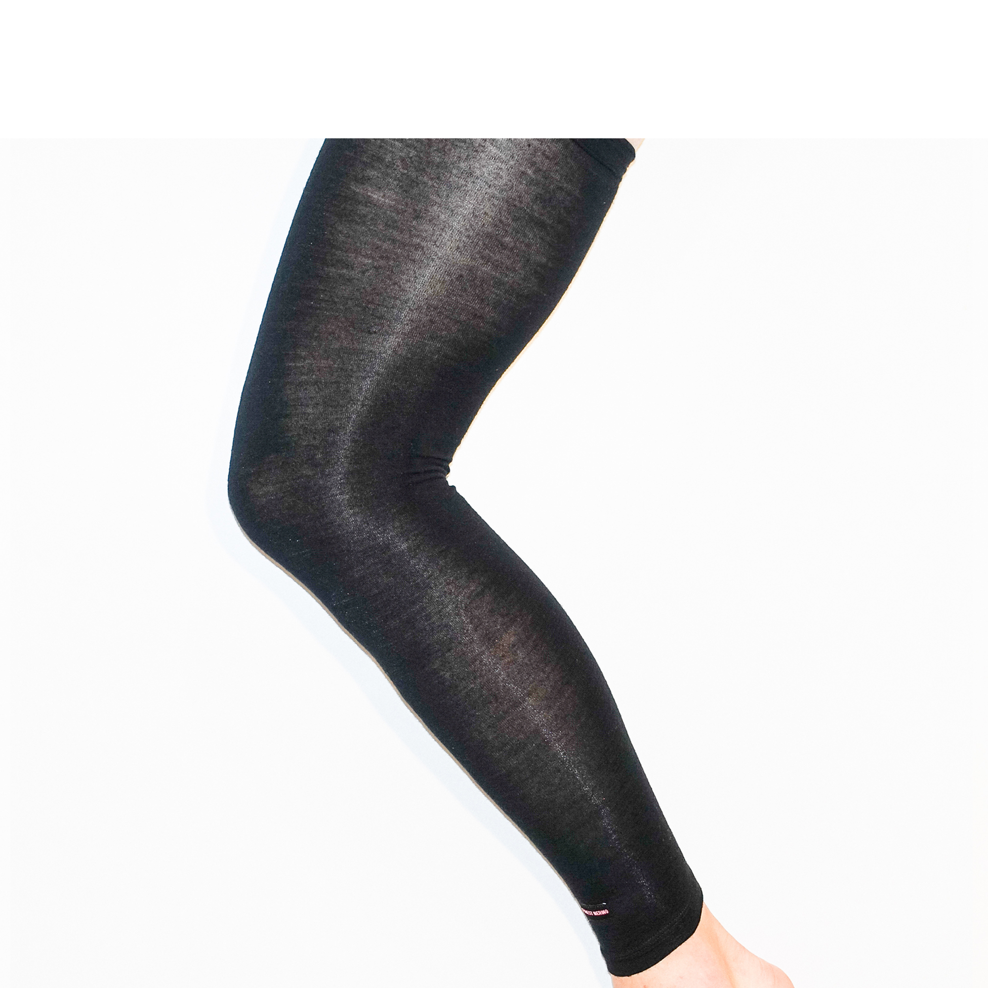 Rapha Marino leg warmers being worn against a white background