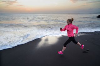 femle runner wearing capris